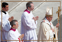 Папа Франциск провел церемонию канонизации и провозгласил 800 новых католических святых. Такого еще не случалось за всю историю церкви