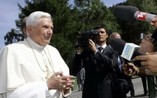 Вернувшийся в Ватикан Папа на покое, Бенедикт XVI, награжден премией за вклад в охрану окружающей среды