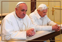 Гардероб Его Святейшества: что носит настоящий Папа Римский